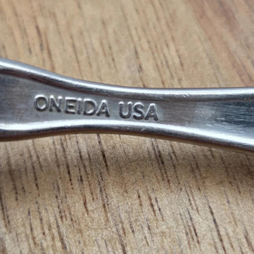 Set Of 8 Oneida Cantata Pattern Stainless Steel 7